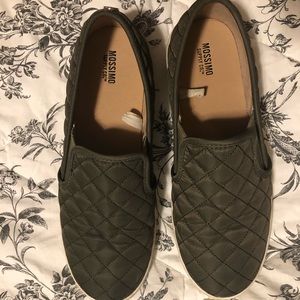 Olive quilted shoes